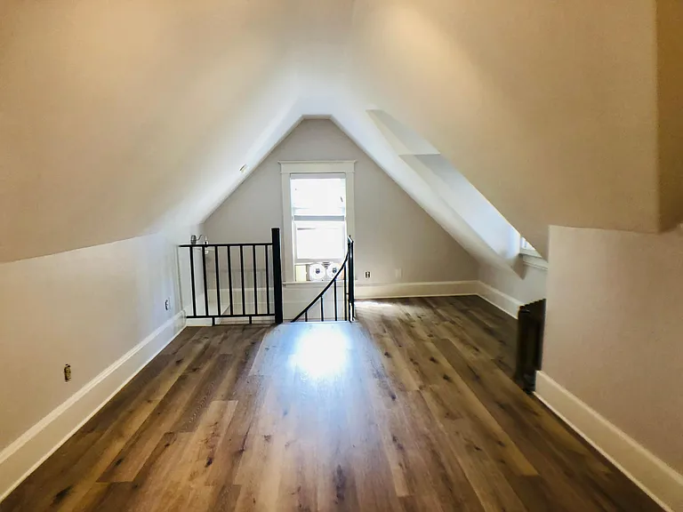 441 Woodward Ave #B — Photo 11