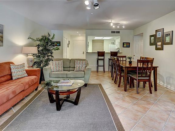 4th image of 1 Grasslawn Ave #207