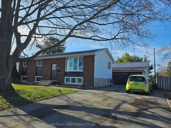 86 Chesterfield Dr, Loyalist, ON K7N 1M2