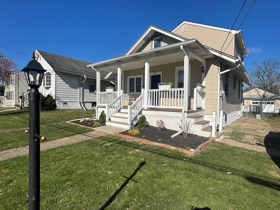 Beutiful Front Porch with Bench swing