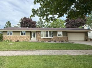 1124 Tullar Rd, Neenah, WI 54956