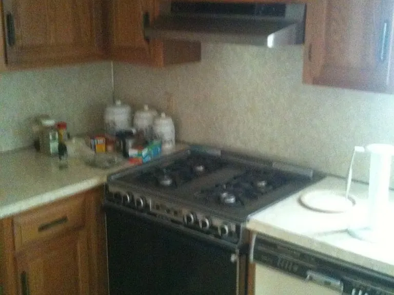 327 Ewing St — Photo 6