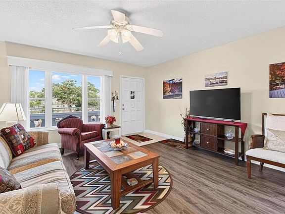4th image of 2461 Rhodesian Dr APT 51