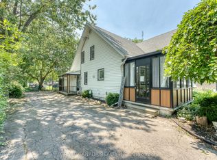 12437 Saint Thomas St, Tecumseh, ON N8N 1H7