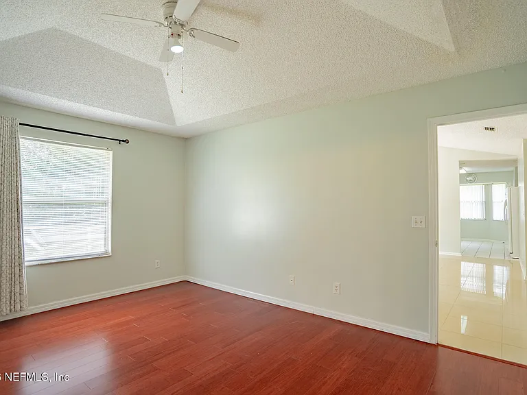 2441 University Blvd S — Photo 18