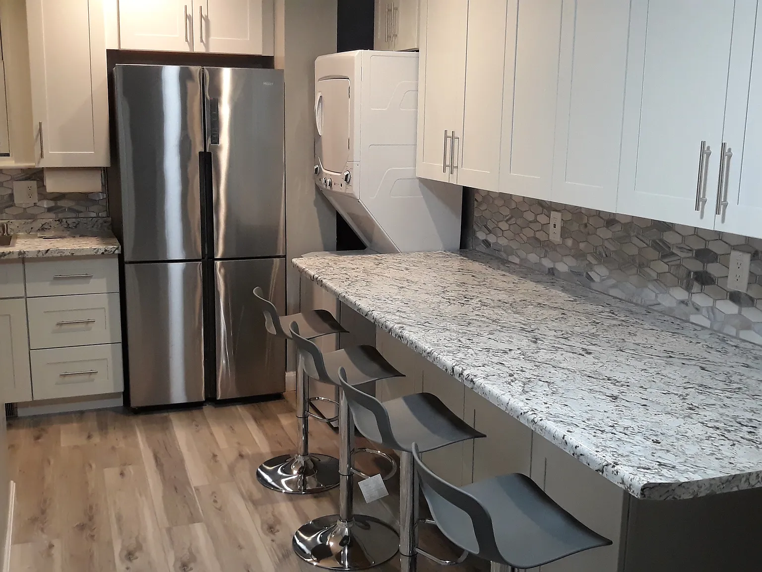 4 bed, 1277 sqft, $3,350 — Photo 2