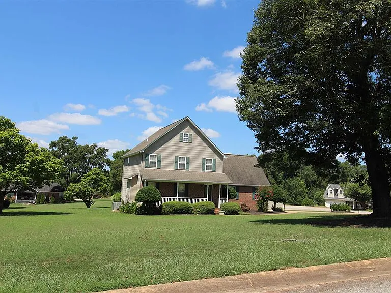 107 Dungannon Ct — Photo 1