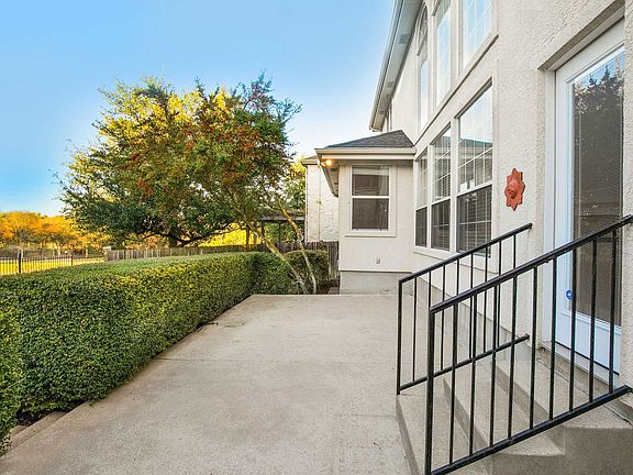 3rd image of 2514 Crenshaw Dr
