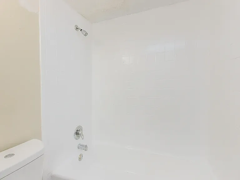 Silversmith Creek Apartments — Photo 41
