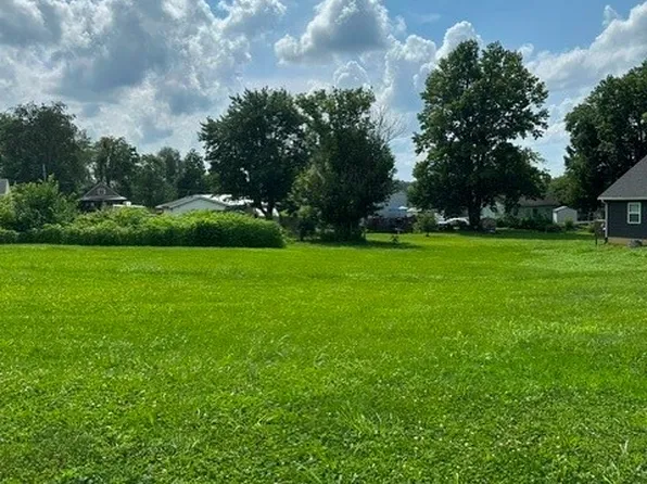  Highland Drive, Salem, IN 47167