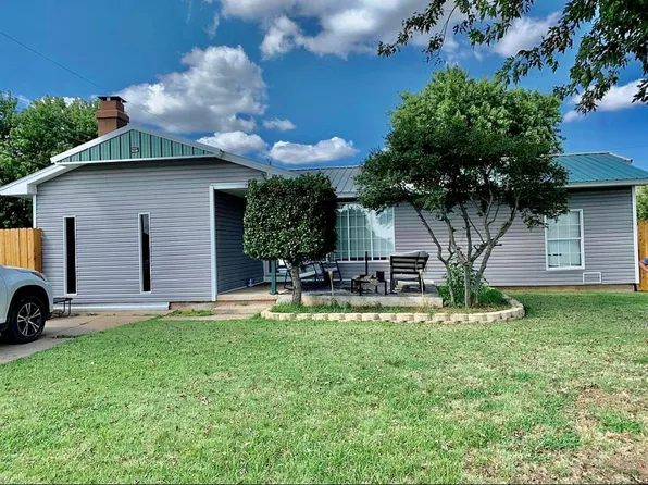 1201 1st St, Elgin, OK 73538