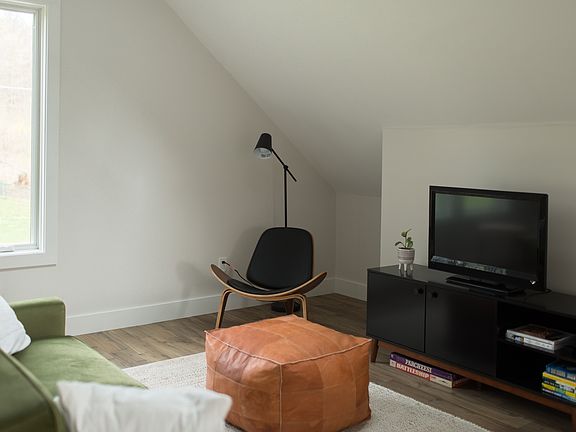 5th image of 36 East St