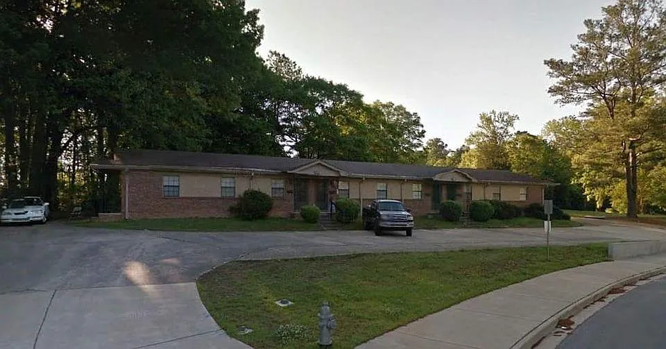 3681 Lynn Dr #E