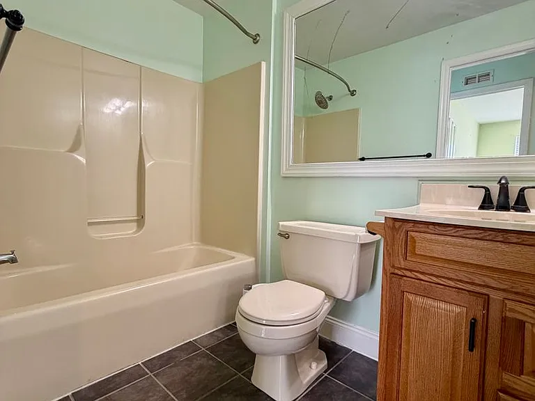 401 Waters Edge Dr — Photo 13