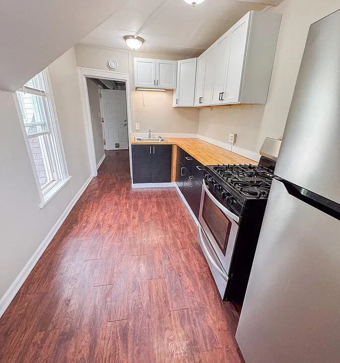 800 Broadway Ave NW