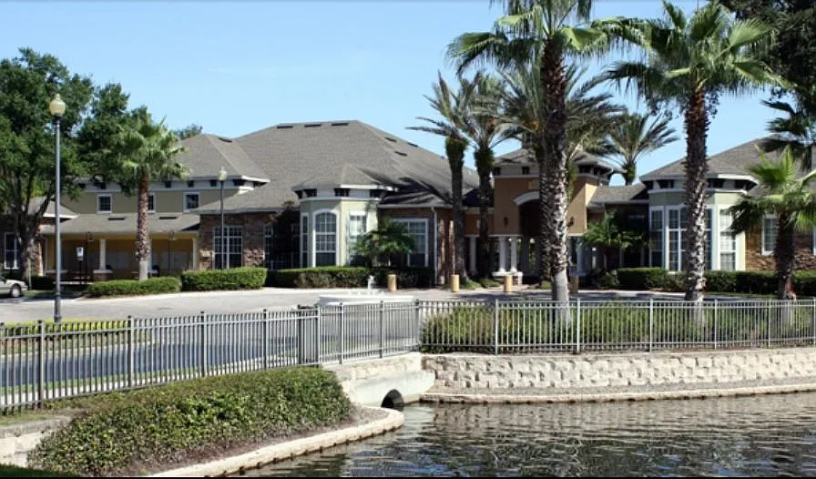 3 bed, 2.0 bath, 1289 sqft, $1,995 — Photo 3