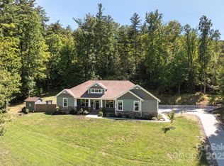 1329 Walnut Cove Rd, Hendersonville, NC 28739