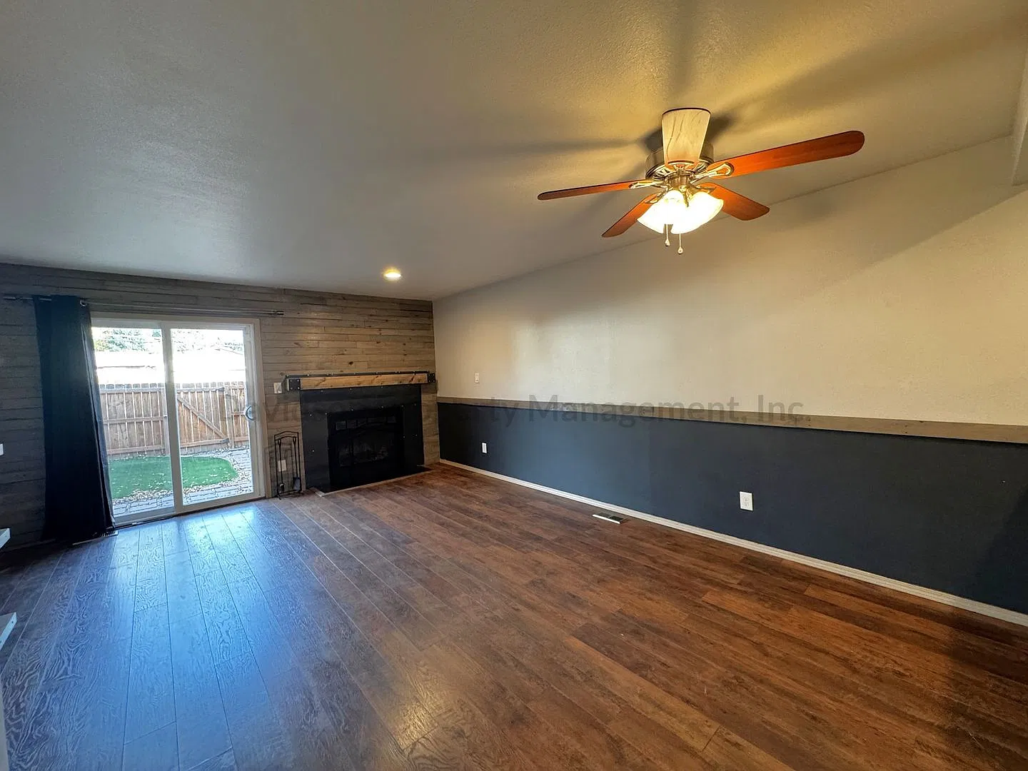 Cozy Updated 2 Bedroom Townhouse Near UCCS — Photo 2