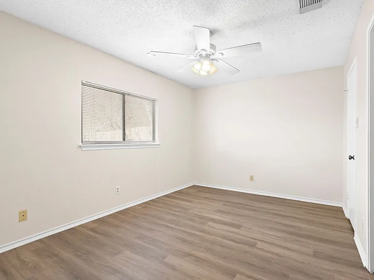 9711 Arcade Rdg — Photo 14