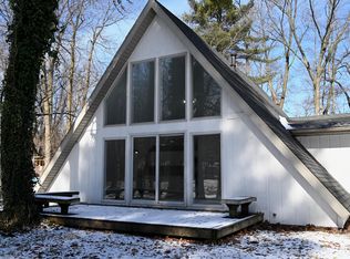 1143 E Blueridge Dr, La Porte, IN 46350