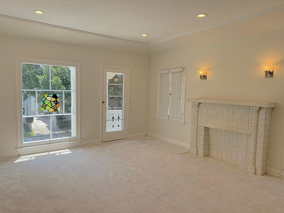 4th image of 347 1/2 N Curson Ave #347-1/2