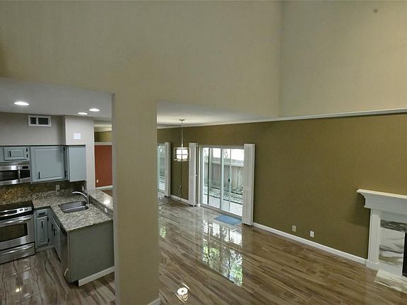 3rd image of 2323 Augusta Dr APT 40