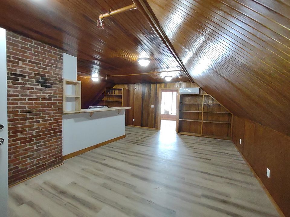 1st image of 109 Pleasant St #302