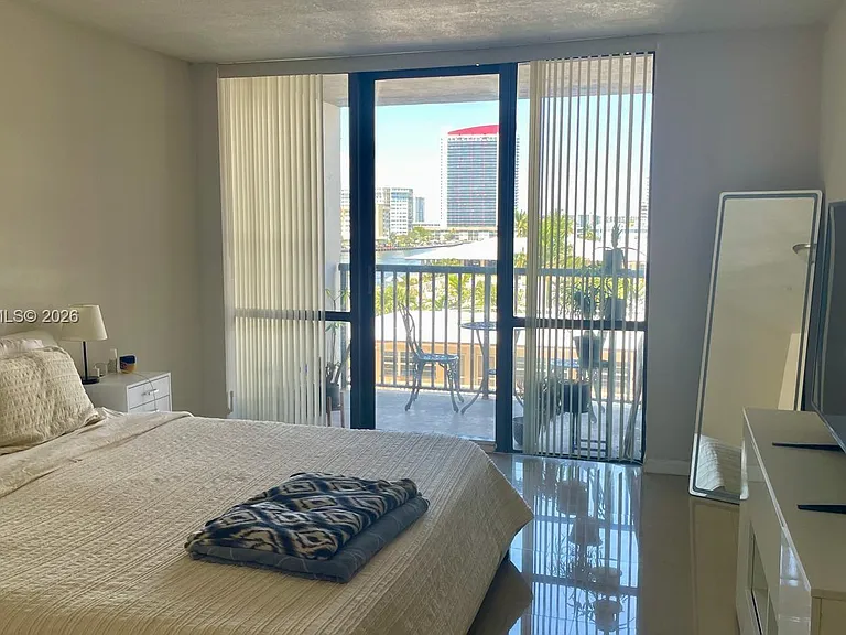 2017 S Ocean Dr #405W — Photo 9