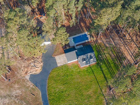 2nd image of 701 Wire Rd