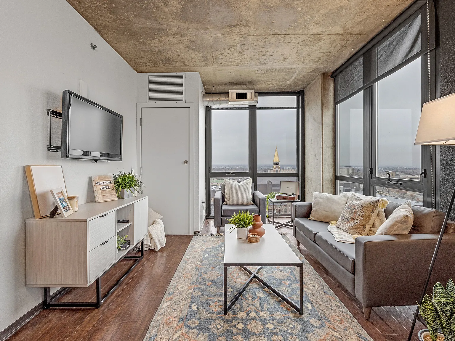 Vista Student Living- Rent by the Room — Photo 2