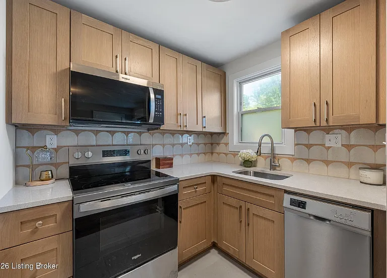 664 Lynn St #102 — Photo 4