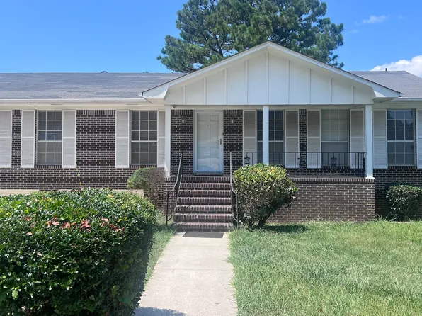 8 Royal Coach Cir, Bessemer, AL 35022