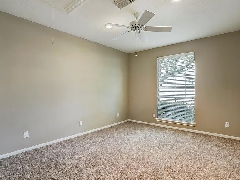 9907 Kemp Forest Dr — Photo 11