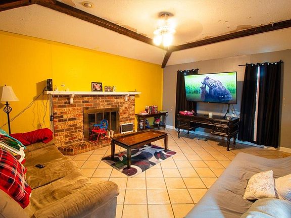 3rd image of 148 Fir St