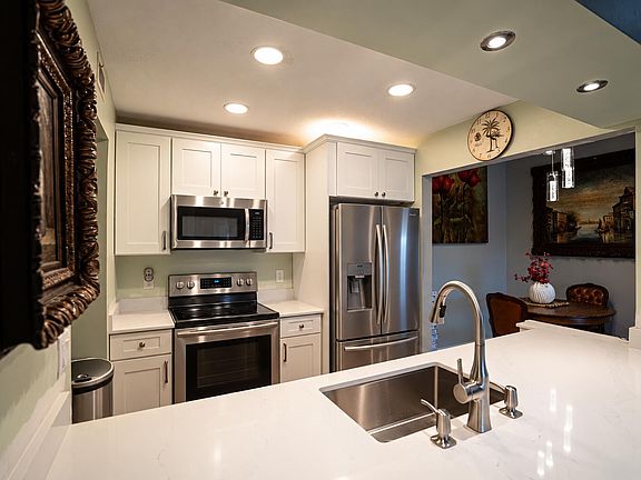 2nd image of 13791 Oneida Dr APT H3