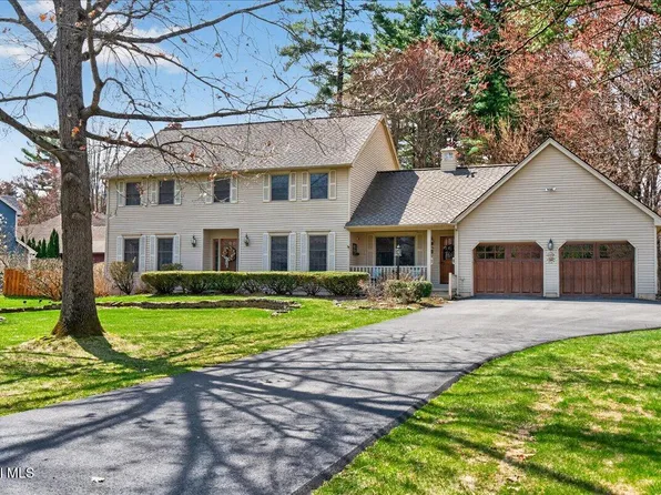 10 Timberwick Drive, Clifton Park, NY 12065