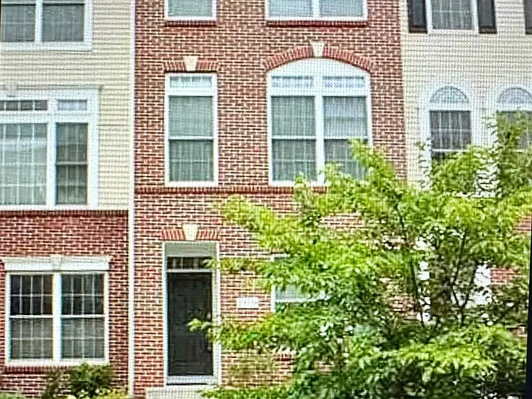 25134 Omaha Ter — Photo 2