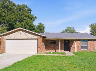 808 Judith St, Burleson, TX 76028