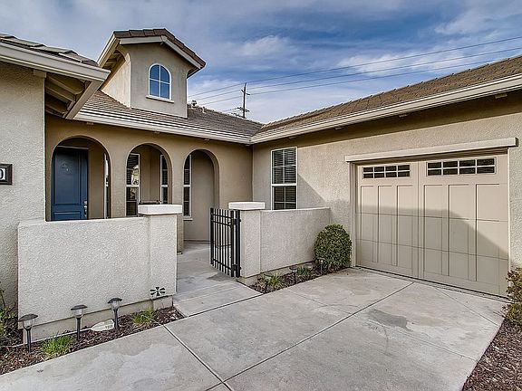 2nd image of 3630 Arden Villa Pl