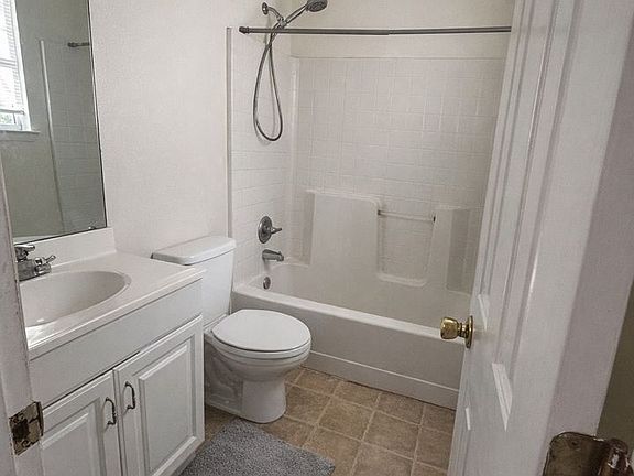 5th image of 1327 Blossom Cir
