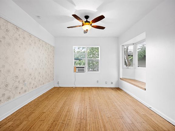 3rd image of 2409 E 9th St #B