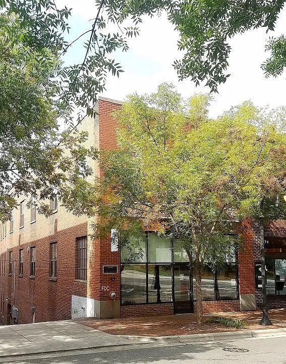 413 E Chapel Hill St #7