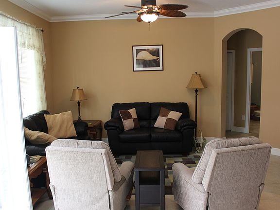 3rd image of 2273 Magnolia Dr