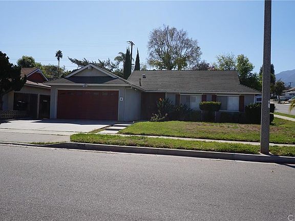 2nd image of 1694 Lark Ln