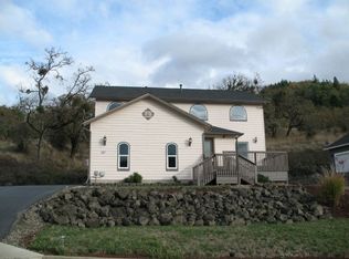 187 N View Dr, Roseburg, OR 97471