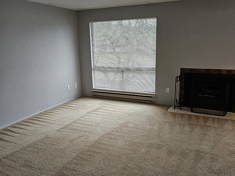 2830 D Pl SE #D — Photo 4