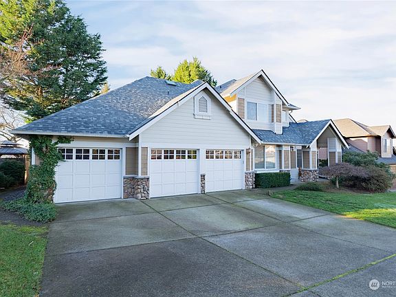 2nd image of 3505 NW Dahlia Drive