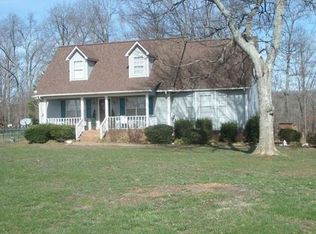 3030 Creekmont Dr, Lawrenceburg, TN 38464