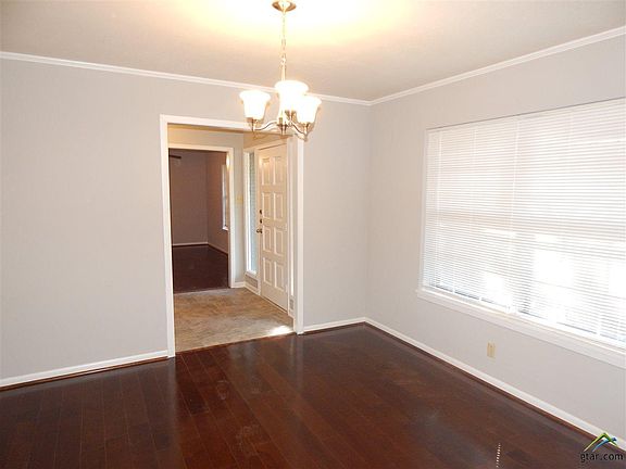 5th image of 1600 Yosemite Dr