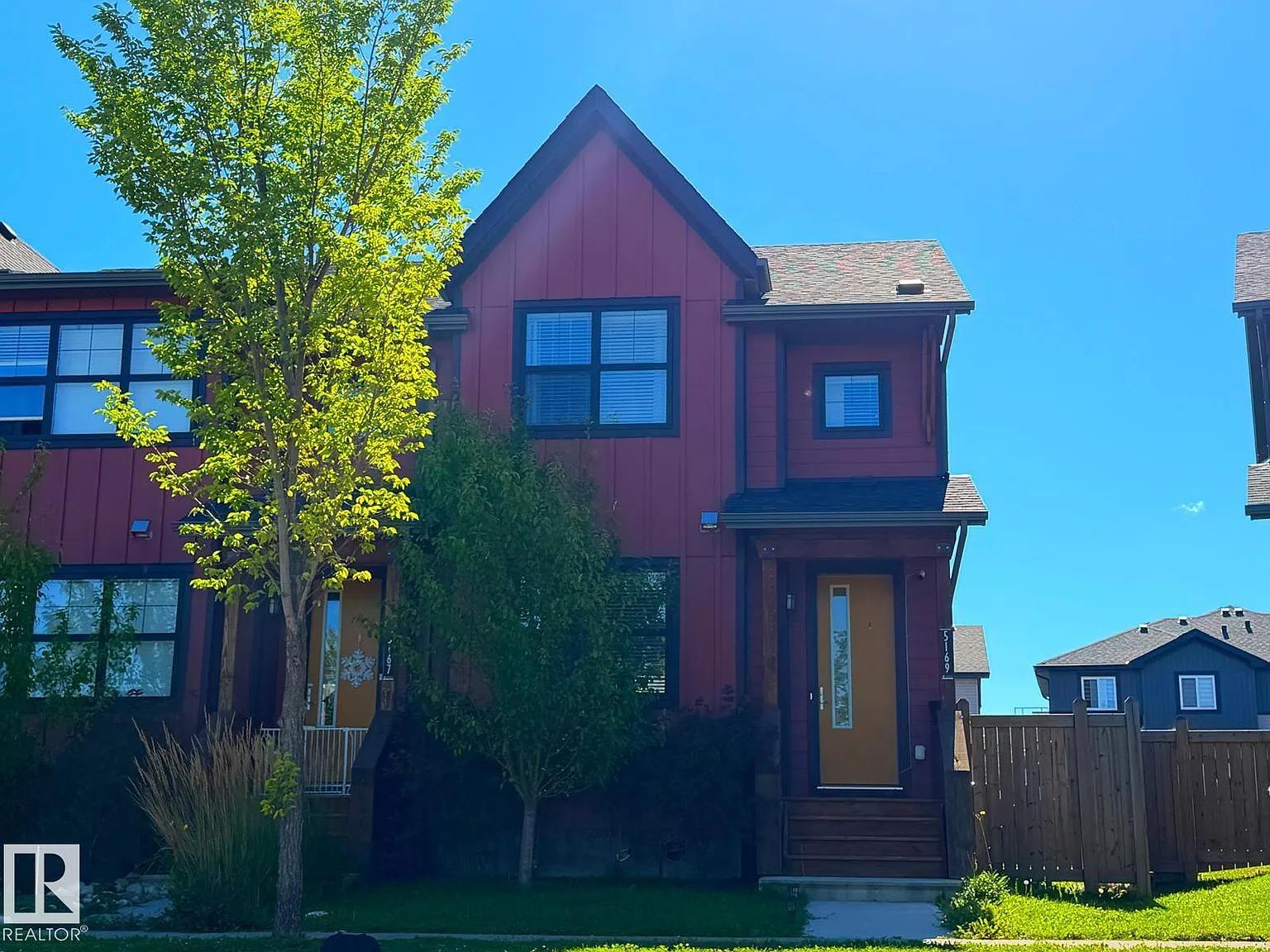 3 bed, 3.5 bath, 1330 sqft, $2,300 — Photo 2